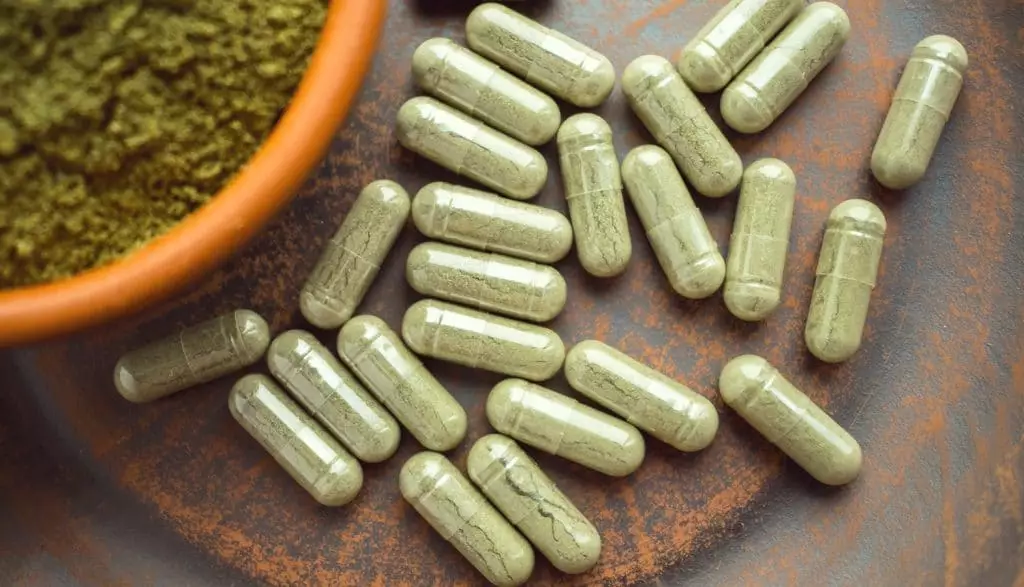 kratom capsule photo